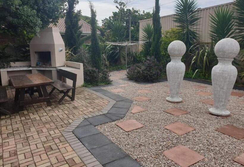 Metime Guesthouse & Self Catering