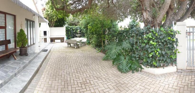 Metime Guesthouse & Self Catering