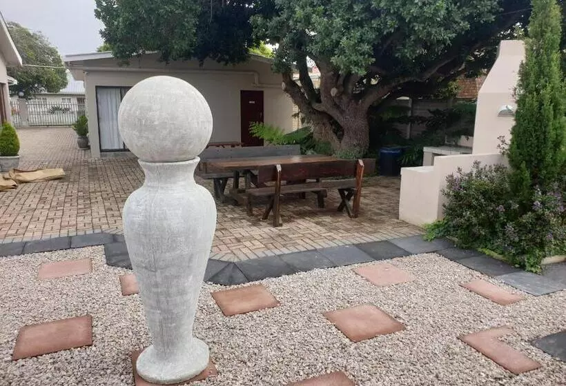 Metime Guesthouse & Self Catering