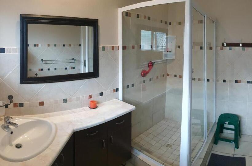 Metime Guesthouse & Self Catering