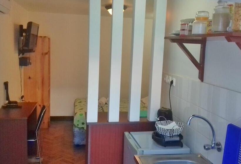 ペンション The Quiet Corner Guest House