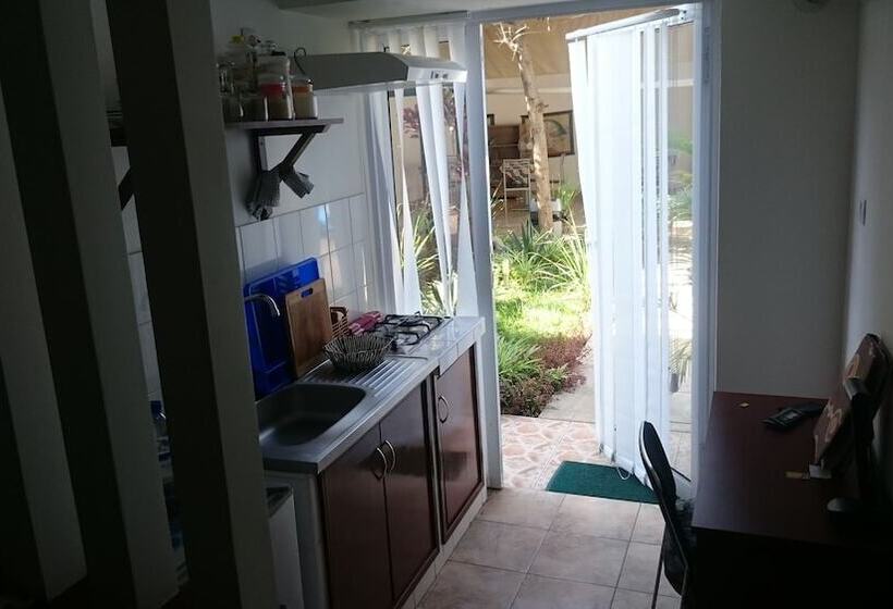 ペンション The Quiet Corner Guest House