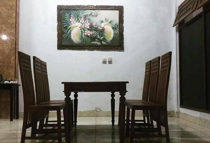 Ratih Bali Hostel