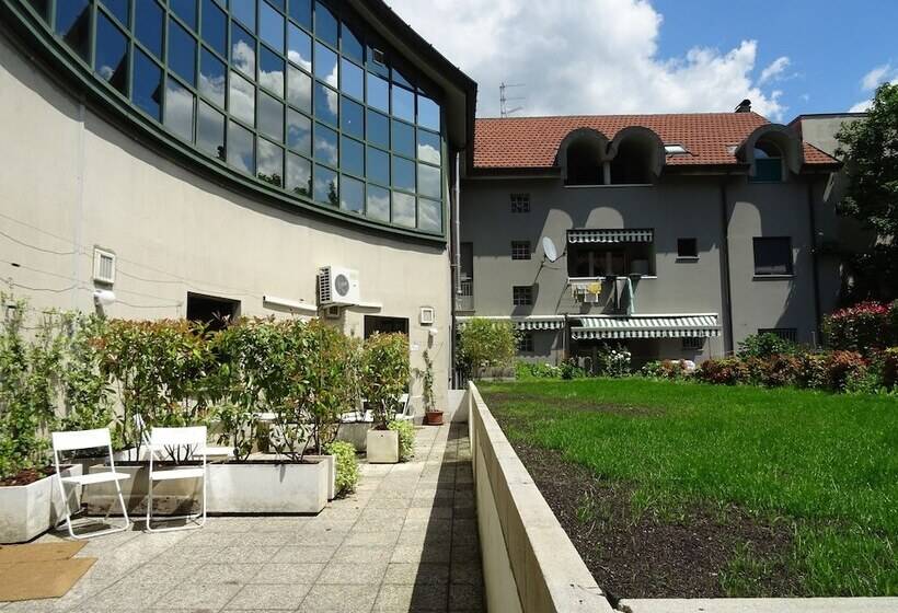 Victoria Royal Garden