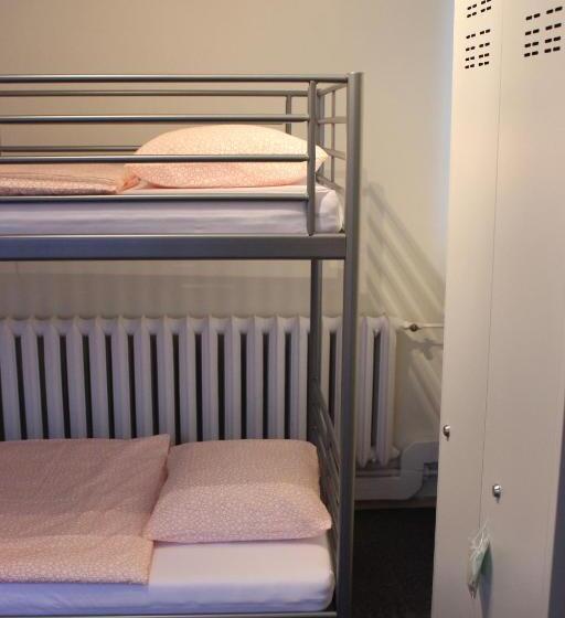 هتل Ik Okęcie 39   Nocleg I Parking Blisko Lotnisko Okęcie