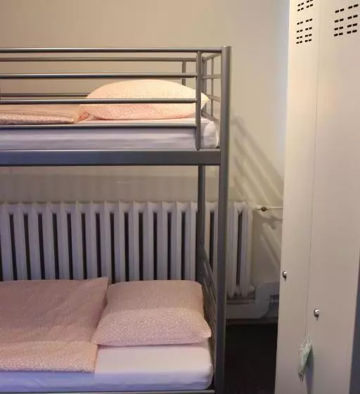 Hotelli Ik Okęcie 39 Nocleg I Parking Blisko Lotnisko Okęcie