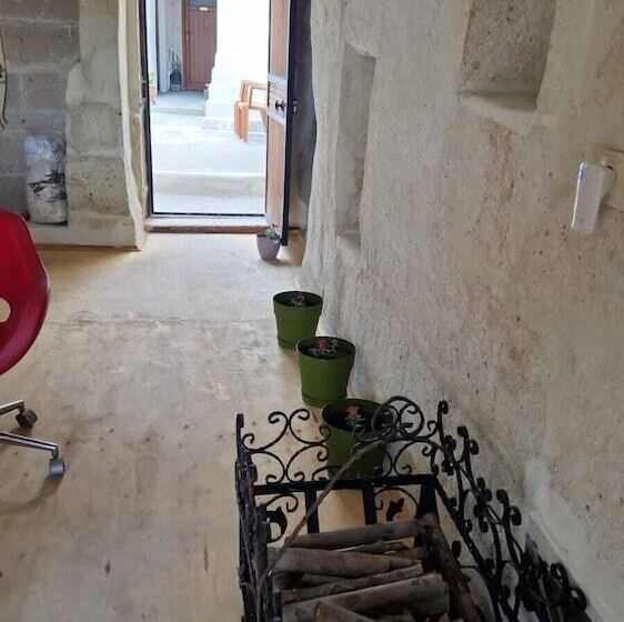 تختخواب و صبحانه King Solomon Palace