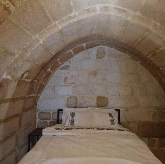 تختخواب و صبحانه King Solomon Palace