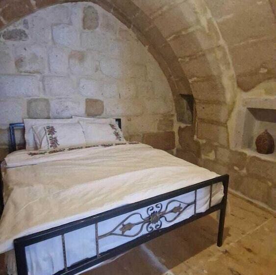 تختخواب و صبحانه King Solomon Palace