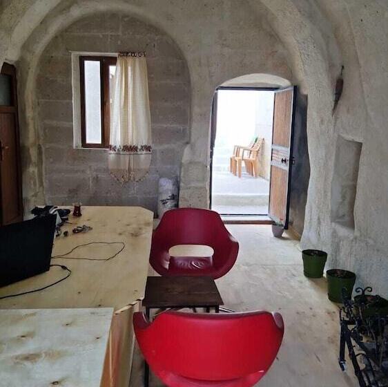 تختخواب و صبحانه King Solomon Palace