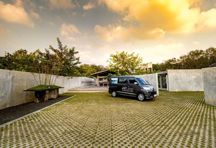 Отель Berugo Cottage