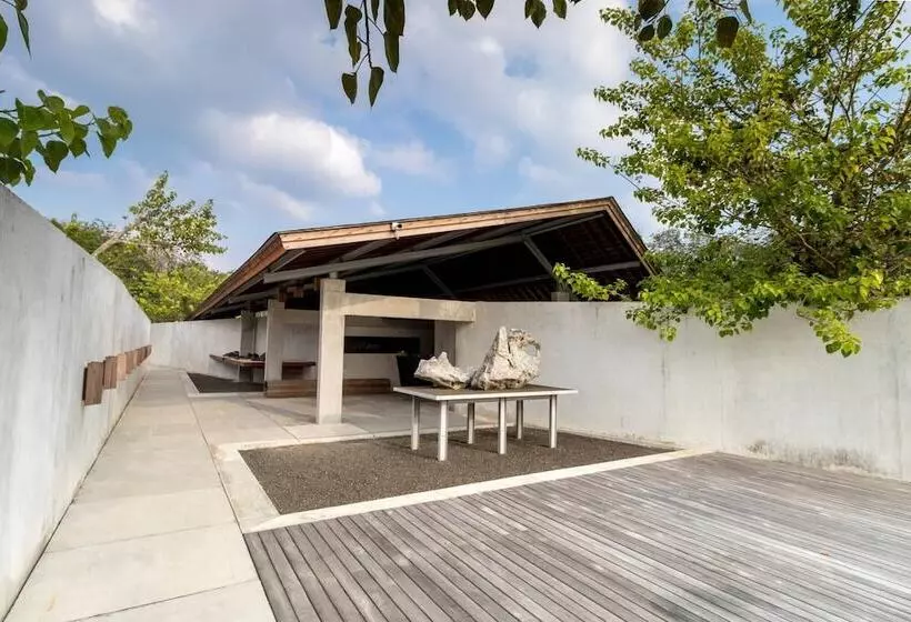 ホテル Berugo Cottage