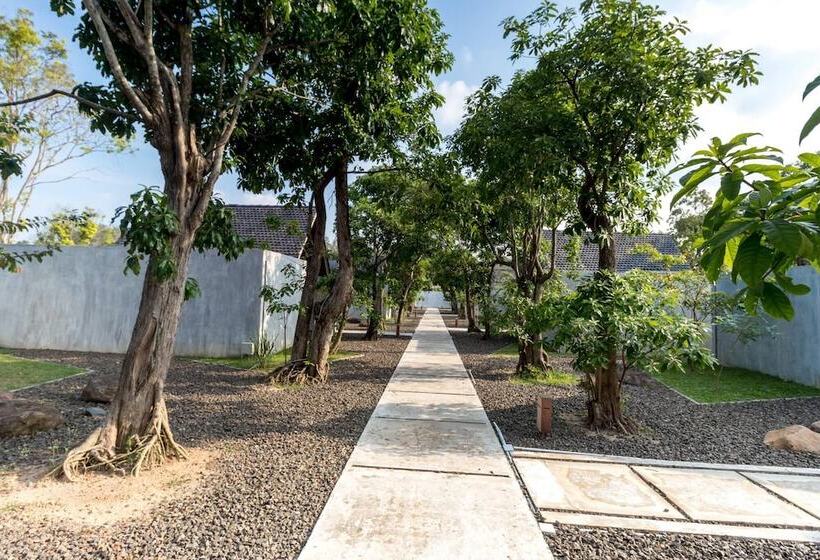 Отель Berugo Cottage