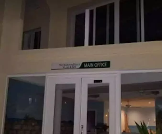 هتل The Hamilton Beach Villas & Spa