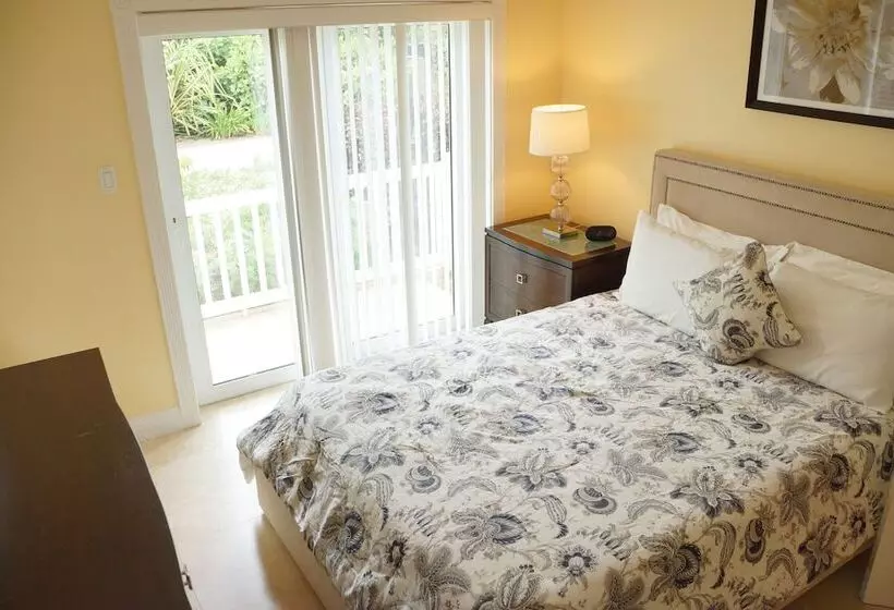 هتل The Hamilton Beach Villas & Spa