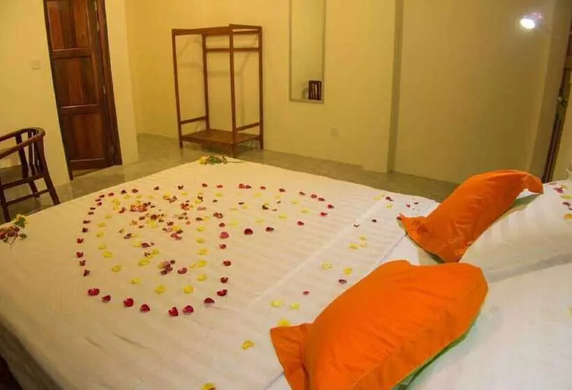 پانسیون Golden Queen Guest House