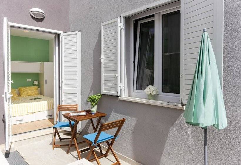 Apartments Villa Karmen