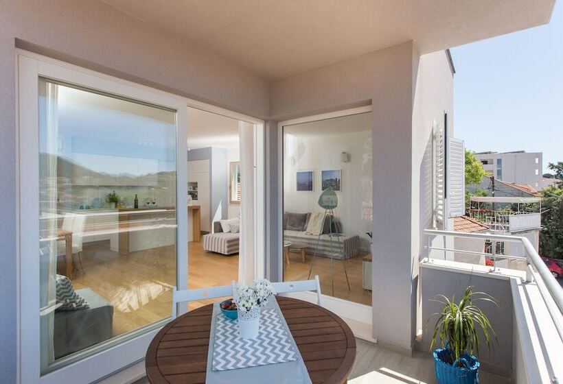 Apartments Villa Karmen