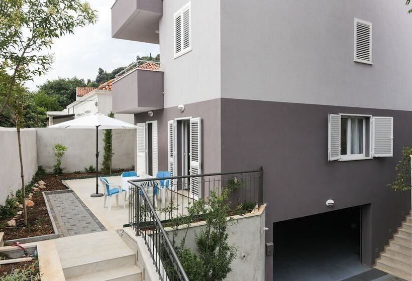 Apartments Villa Karmen