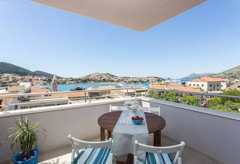 Apartments Villa Karmen