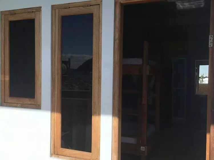 Bajo Sunset Hostel