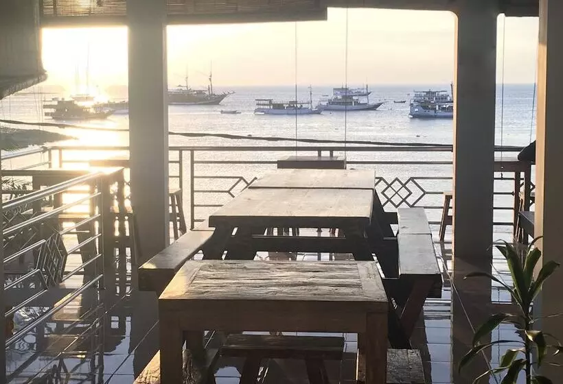 Bajo Sunset Hostel