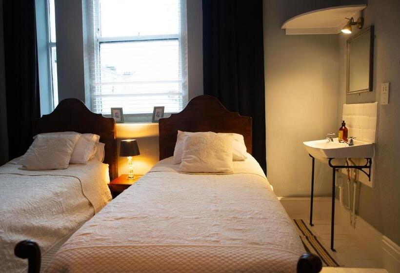 فندق فئة نجمة واحدة Kings Arms