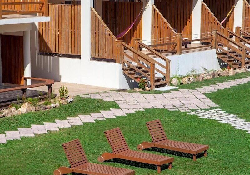 בית מלון כפרי Pelican Beach Resort - Dangriga