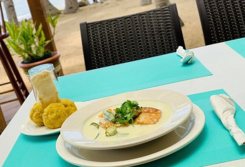 בית מלון כפרי Pelican Beach Resort - Dangriga