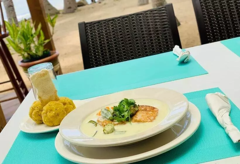 هتل Pelican Beach Resort - Dangriga