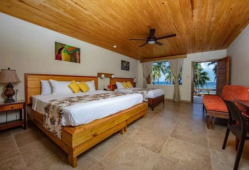 هتل Pelican Beach Resort - Dangriga