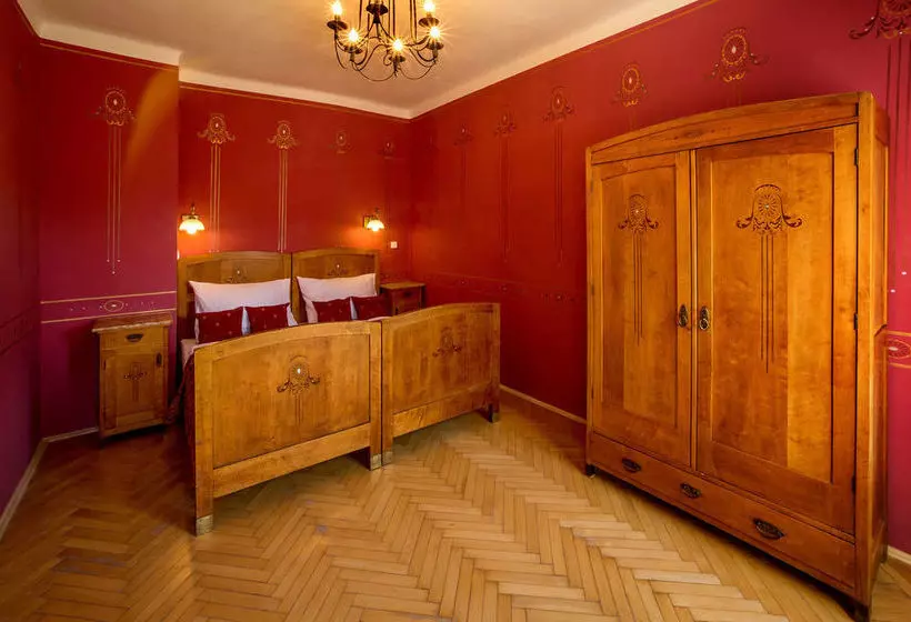 هتل Apartments Kájovská 63