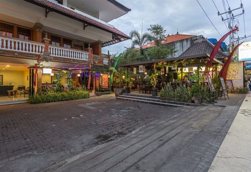 Отель Reddoorz Near Seminyak Beach