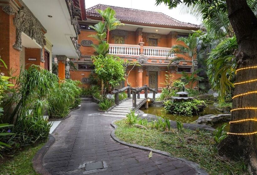 Отель Reddoorz Near Seminyak Beach