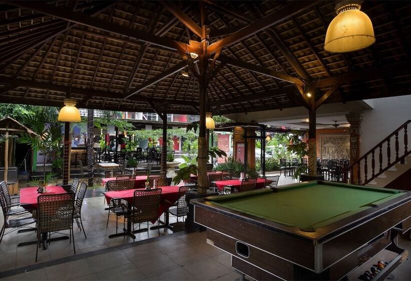 Отель Reddoorz Near Seminyak Beach