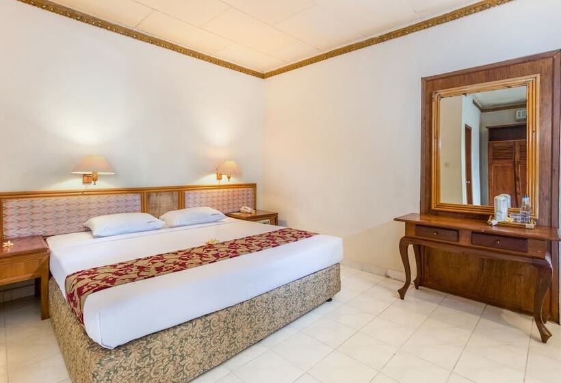 Отель Reddoorz Near Seminyak Beach