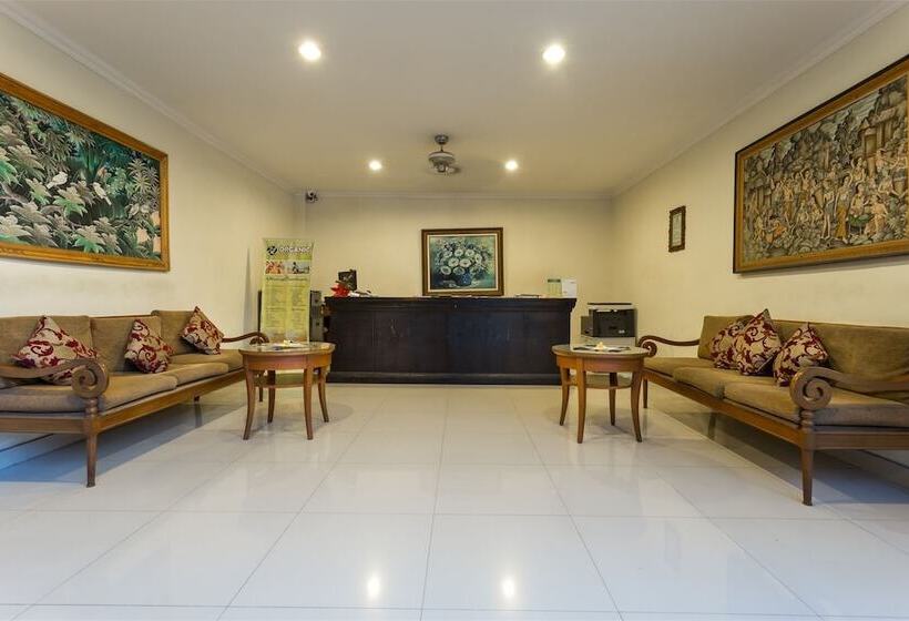 Отель Reddoorz Near Seminyak Beach