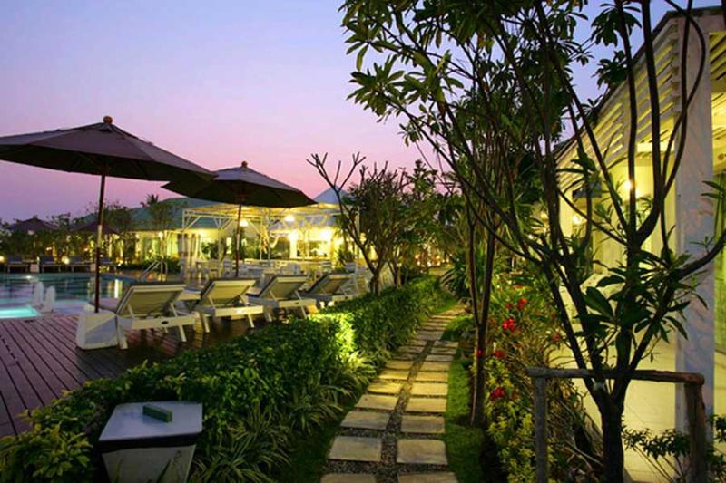 בית מלון כפרי Sea Sky Resort