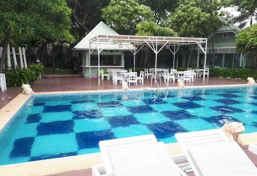 בית מלון כפרי Sea Sky Resort