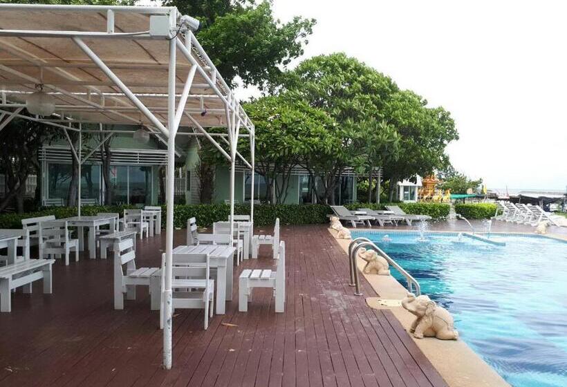 בית מלון כפרי Sea Sky Resort