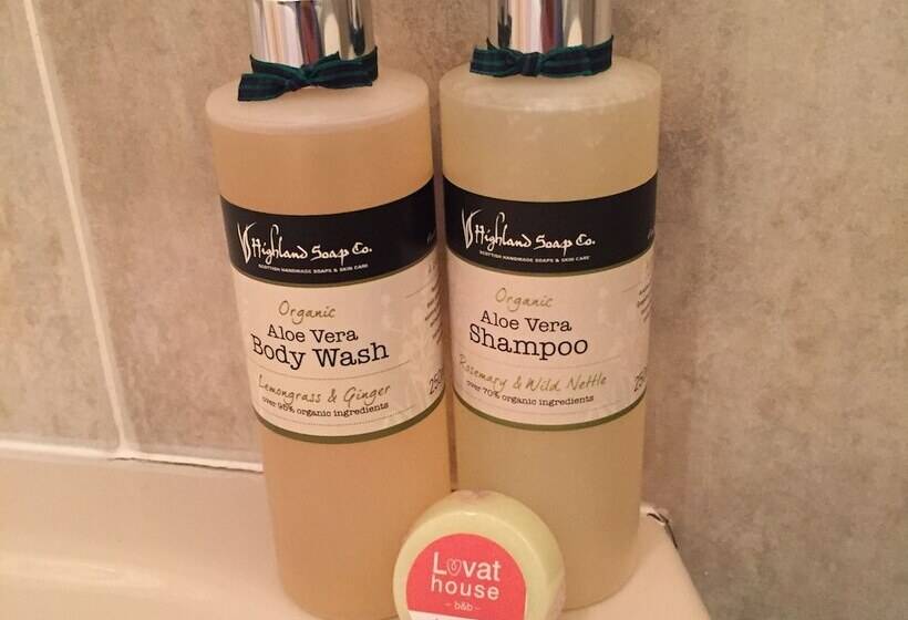 مبيت وإفطار Lovat House