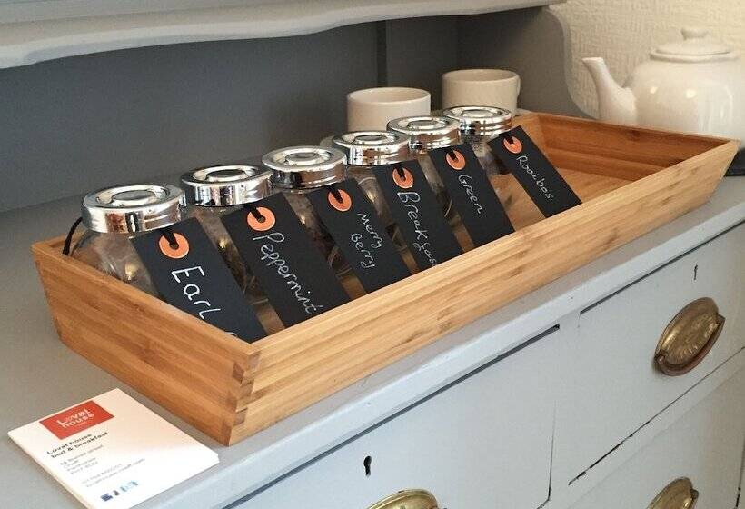 مبيت وإفطار Lovat House