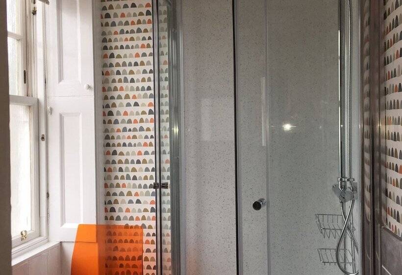 مبيت وإفطار Lovat House