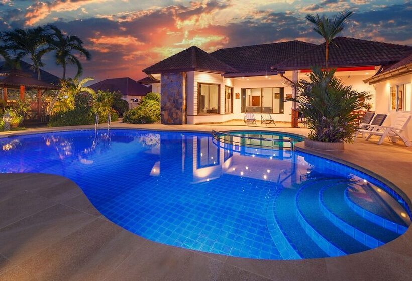 Pattaya Hill, Near The City And Beach