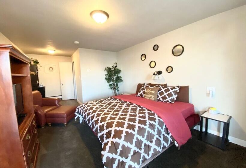 Roundtop Mountain Vista   Cabins And Motel