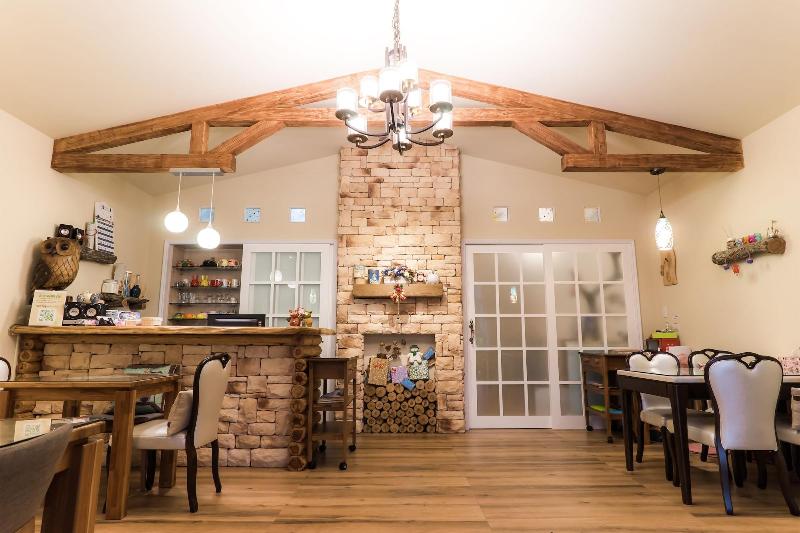 Books & Woods B&b