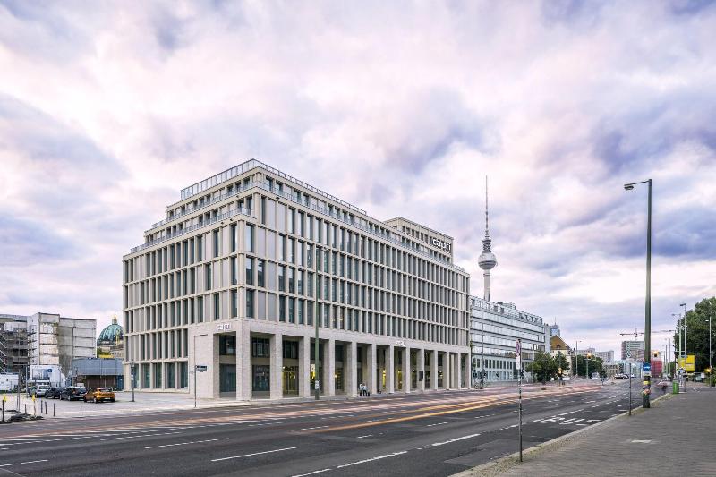 Capri By Fraser Berlin