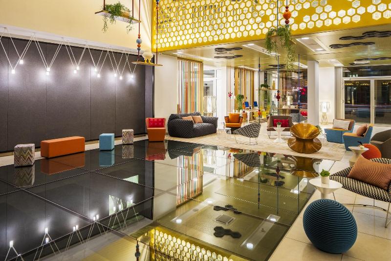 Capri By Fraser Berlin