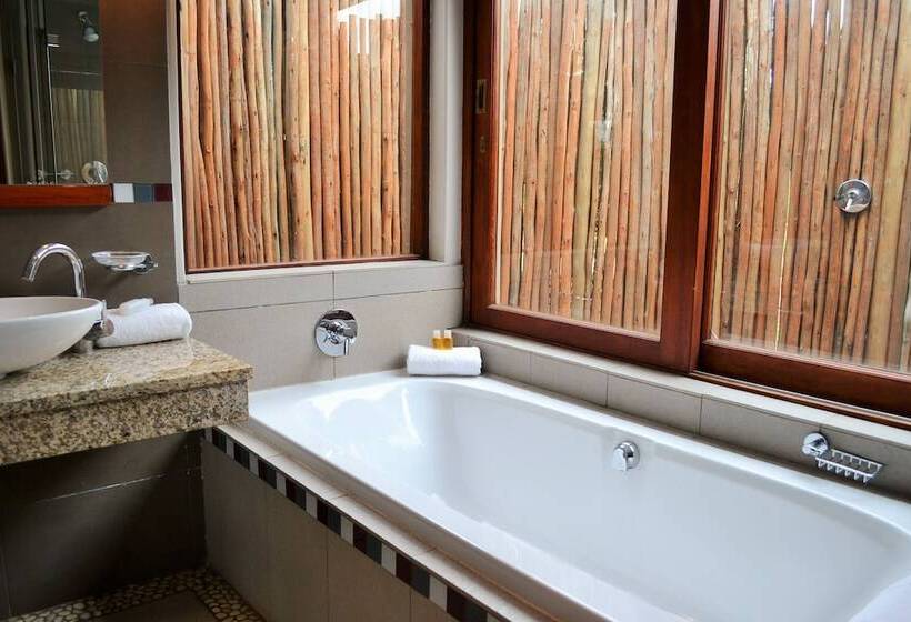 Elements Private Golf Reserve