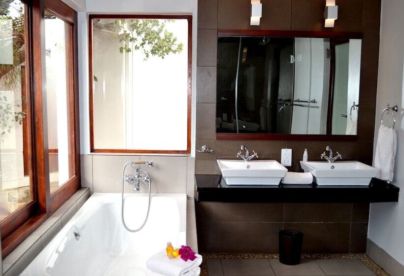 Elements Private Golf Reserve